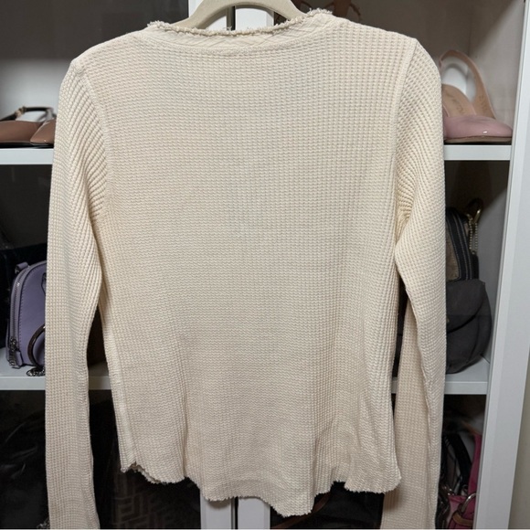 NWOT Free People One Colt Thermal Beige V Neck Long Sleeve Shirt Size Large - Picture 8 of 8